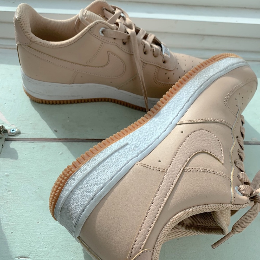 Nike Air Force 1 - Picture 1 of 3